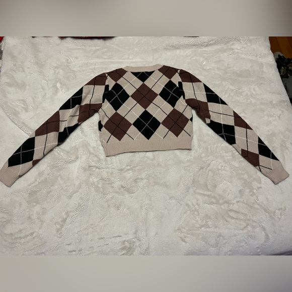 4/$20 - Cropped argyle sweater women’s size M/L (fits like women’s xs/s!!) - Picture 1 of 11